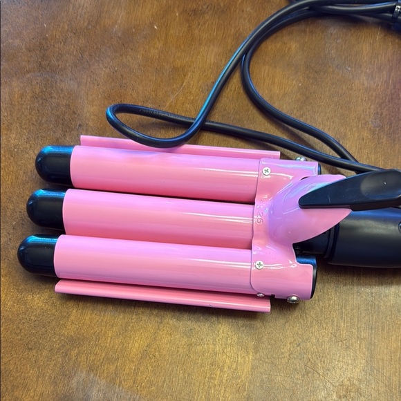 Pink & Black 3 Barrel Hair Beach Waver Curling Iron - Picture 7 of 8